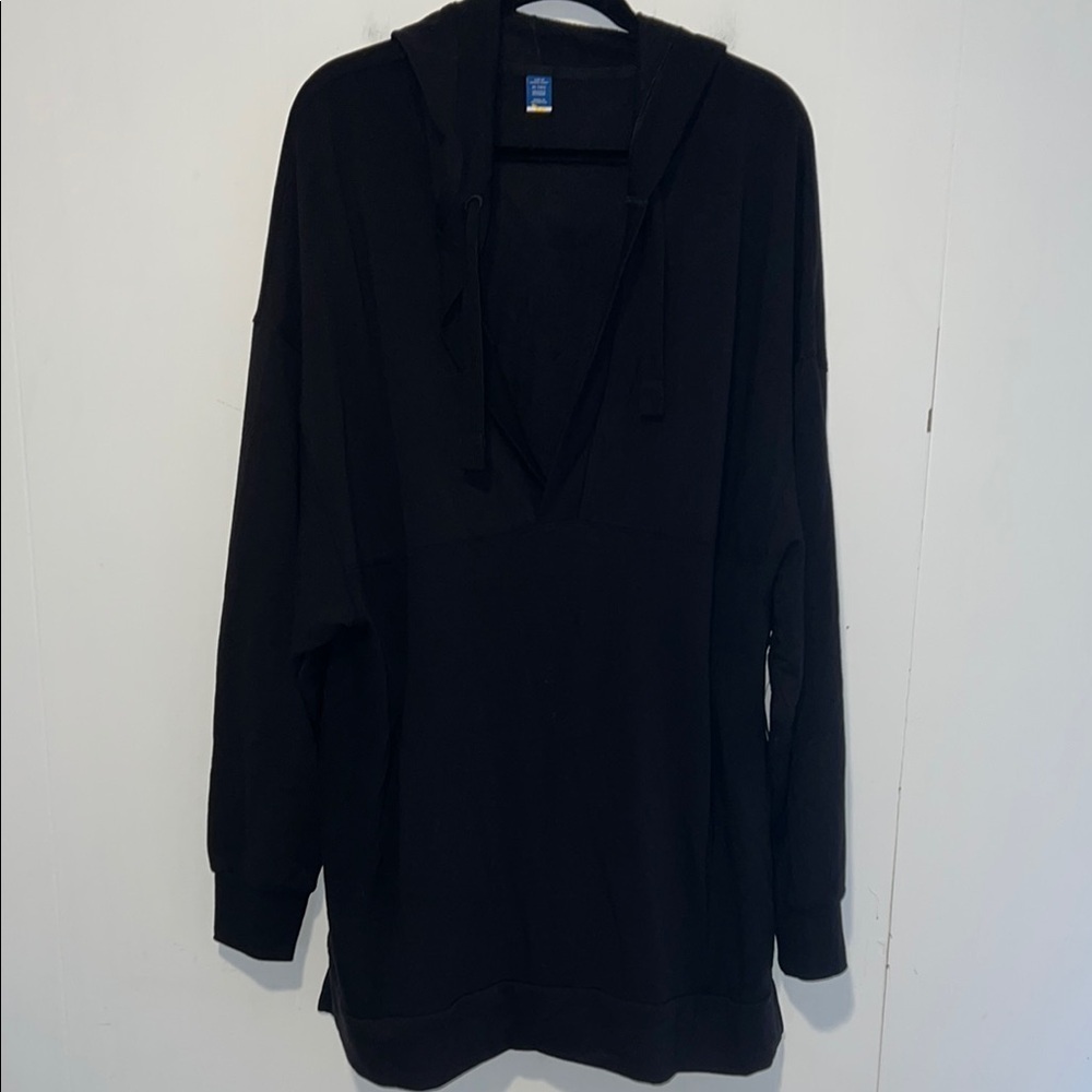 NWT Old Navy Women’s Pullover V-neck Black Hoodie AA2
